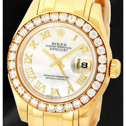 Montre pour femme Rolex Pearlmaster en nacre, diamants et or jaune 18 carats