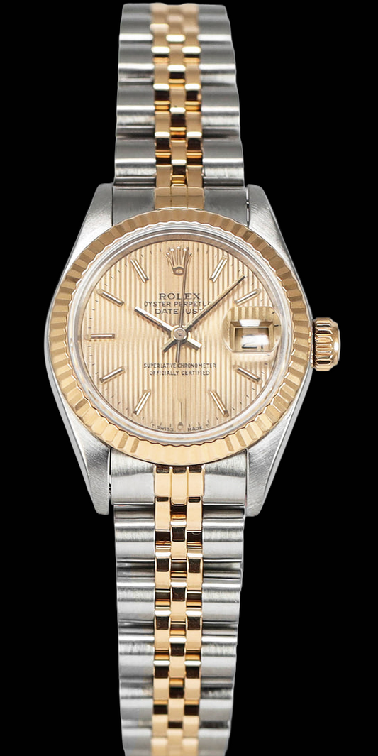 Montre Rolex Date Just pour femme avec cadran bicolore et bracelet jubilé