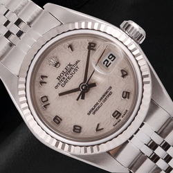 Montre Rolex Datejust 26 mm en acier inoxydable avec cadran blanc et chiffres arabes