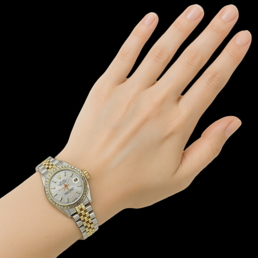 Montre Rolex Datejust avec lunette en diamant et bracelet jubilé bicolore