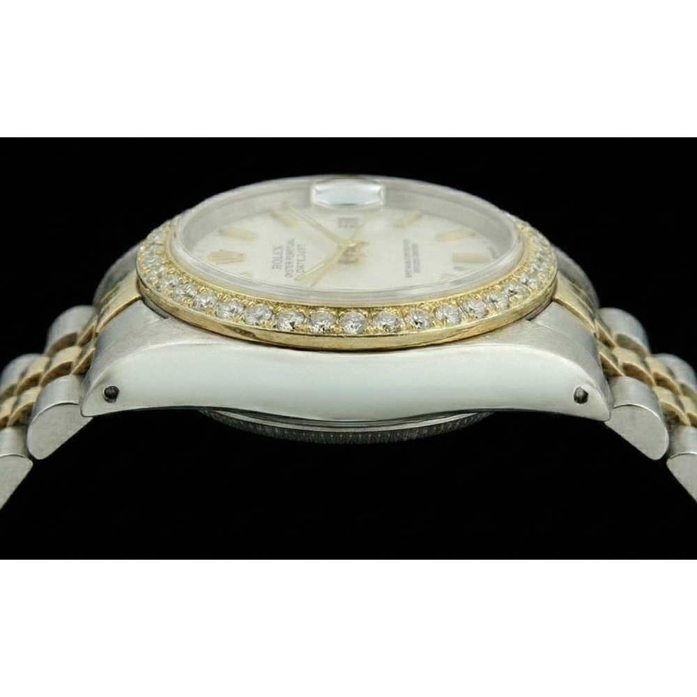 Montre Rolex Datejust avec lunette en diamant et bracelet jubilé bicolore