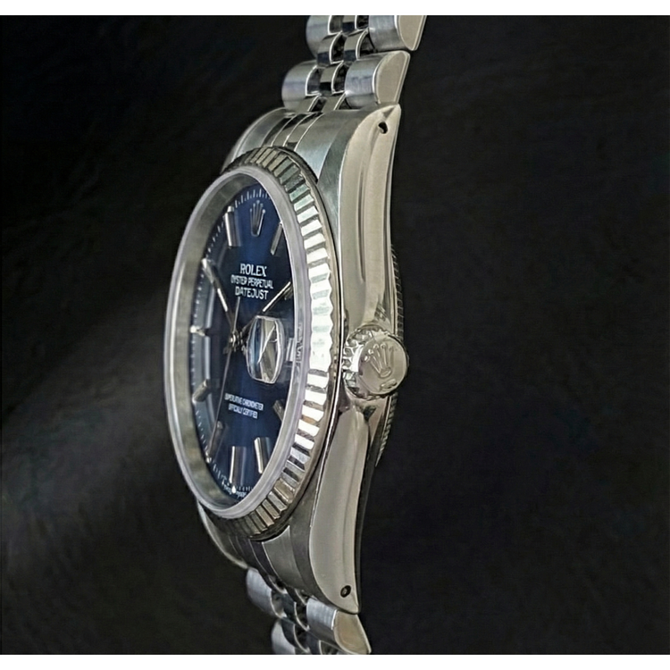 Montre Rolex Datejust en acier inoxydable avec cadran bleu 36 mm