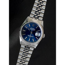 Montre Rolex Datejust en acier inoxydable avec cadran bleu 36 mm