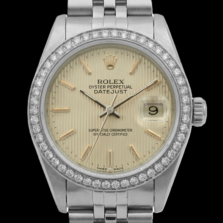 Montre Rolex Datejust pour femme avec cadran en bâton de tapisserie et lunette en diamant