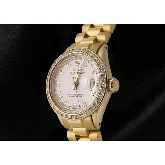 Montre Rolex Datejust pour femme avec lunette en diamant 
