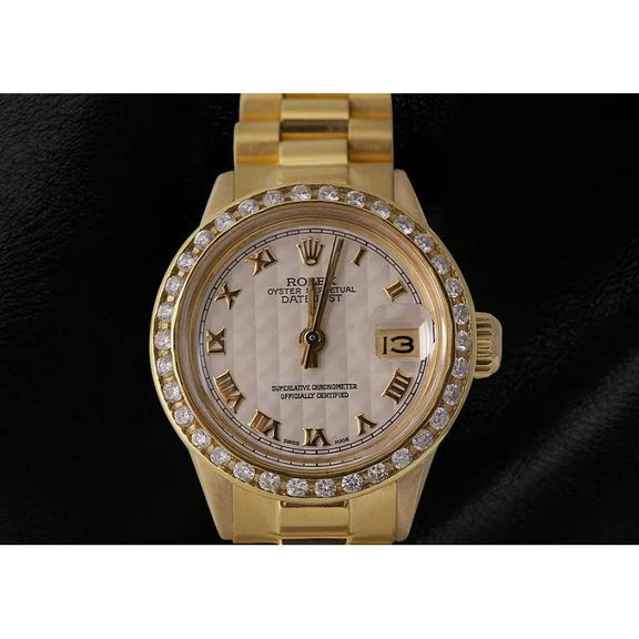 Montre Rolex Datejust pour femme avec lunette en diamant et bracelet 