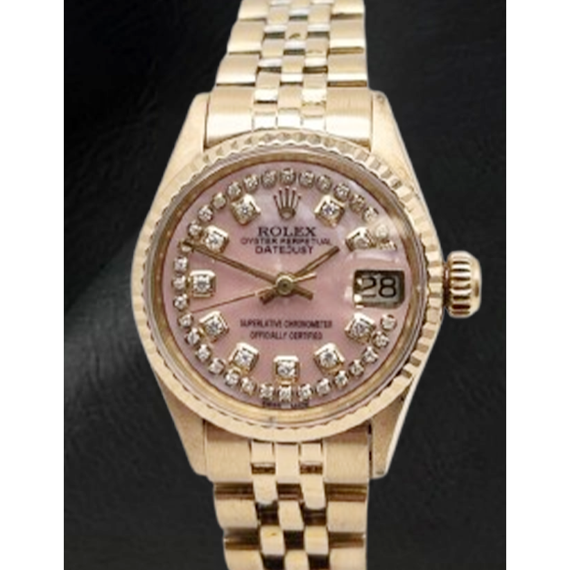 Montre Rolex Lady Datejust en or jaune avec cadran en diamant et chaîne en nacre rose