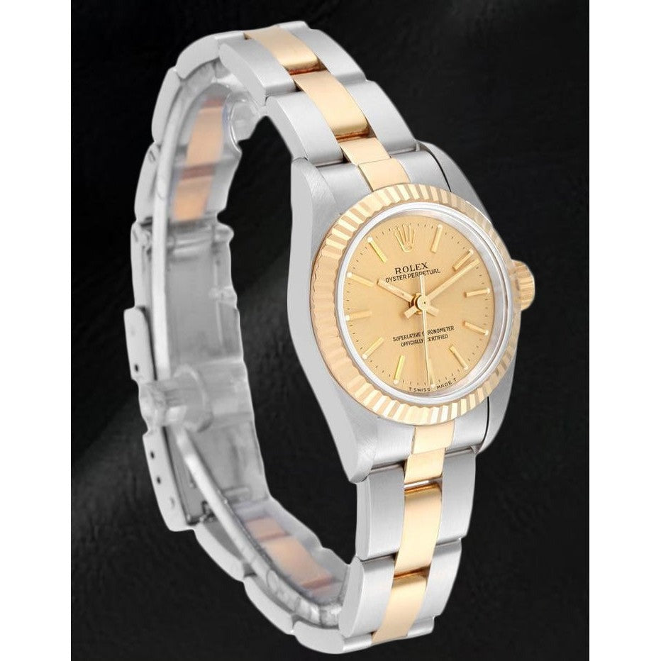 Montre Rolex Oyster Perpetual pour femme avec cadran champagne 67193