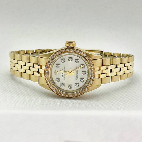 Montre Rolex Oyster avec cadran en nacre et diamants 