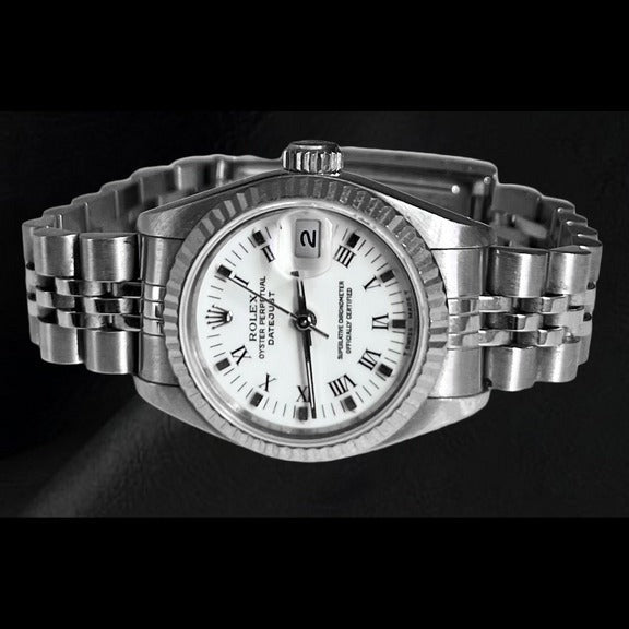Montre Rolex dame-Datejust en acier inoxydable avec cadran blanc romain 
