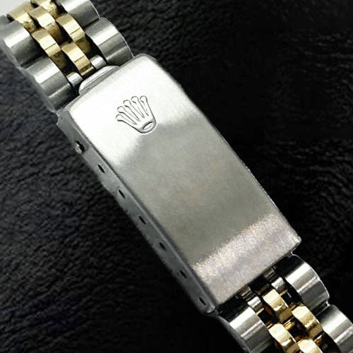 Montre Rolex pour femme avec cadran en diamant noir et bracelet en or Datejust