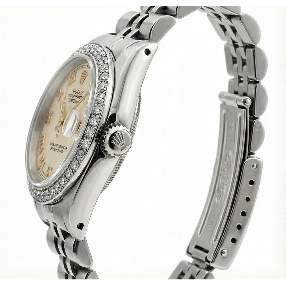 Montre Rolex pour femme avec cadran romain blanc et bracelet en diamants