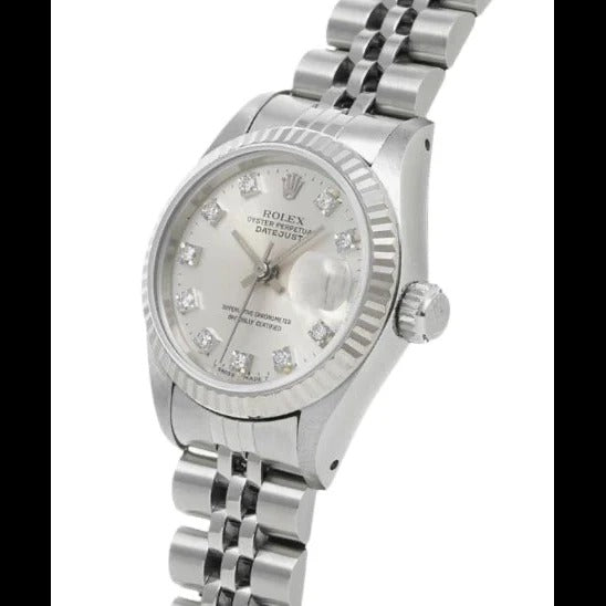 Montre à cadran cannelé et date