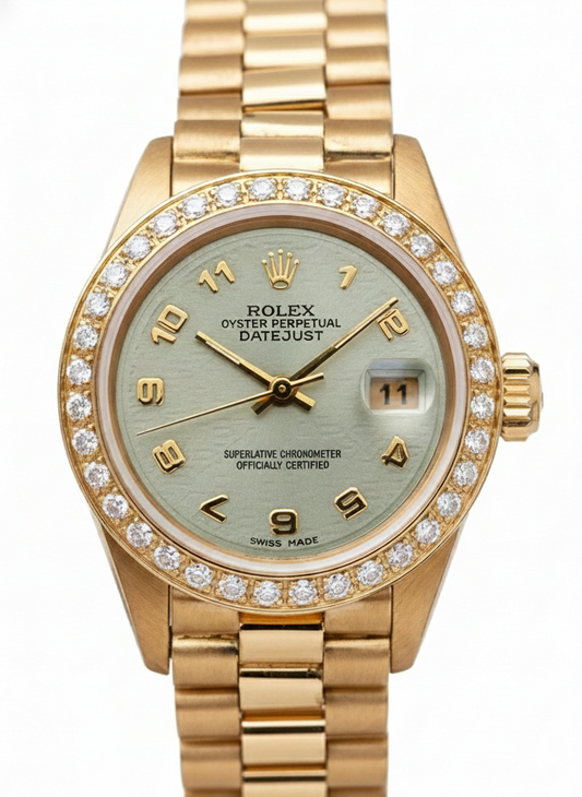 Montre de still président or jaune Rolex Datejust avec lunette en diamant et cadran arabe