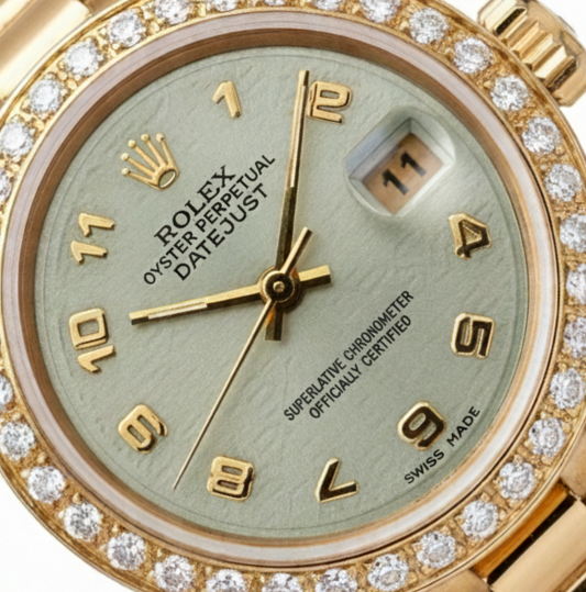 Montre de still président or jaune Rolex Datejust avec lunette en diamant et cadran arabe