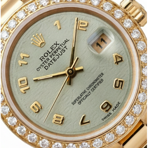 Montre de still président or jaune Rolex Datejust avec lunette en diamant et cadran arabe
