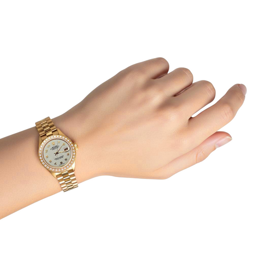 Montre de still président or jaune Rolex Datejust avec lunette en diamant et cadran arabe P2