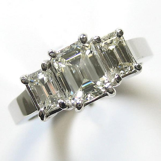 Naturel Bague D'Anniversaire Taille Émeraude À 3 Pierres