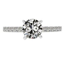 Coussin Antique Diamant Fin Solitaire avec Pierres Latérales en