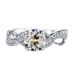 Filigrane Brillant Solitaire avec Pierres Latérales 2 carats