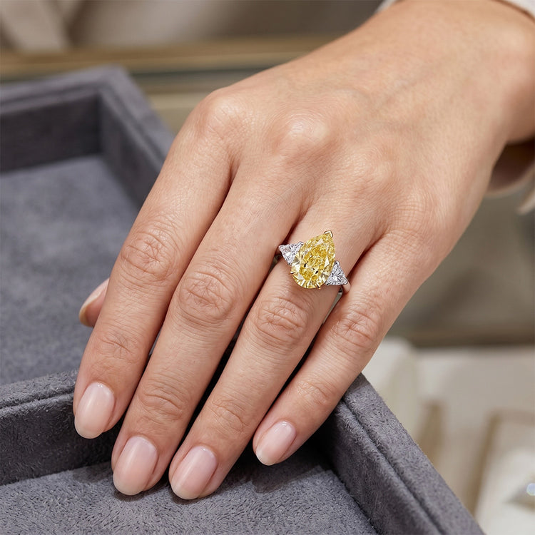 Or Bicolore 14 Carats VVS Diamant Canari Bague Trois Pierres 3