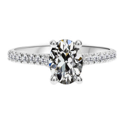 Diamant Fin Bague Solitaire avec Accents – Or Blanc 14 Carats