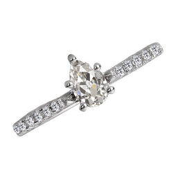 Raffiné Coussin Antique Brillant Bague Solitaire avec Accents