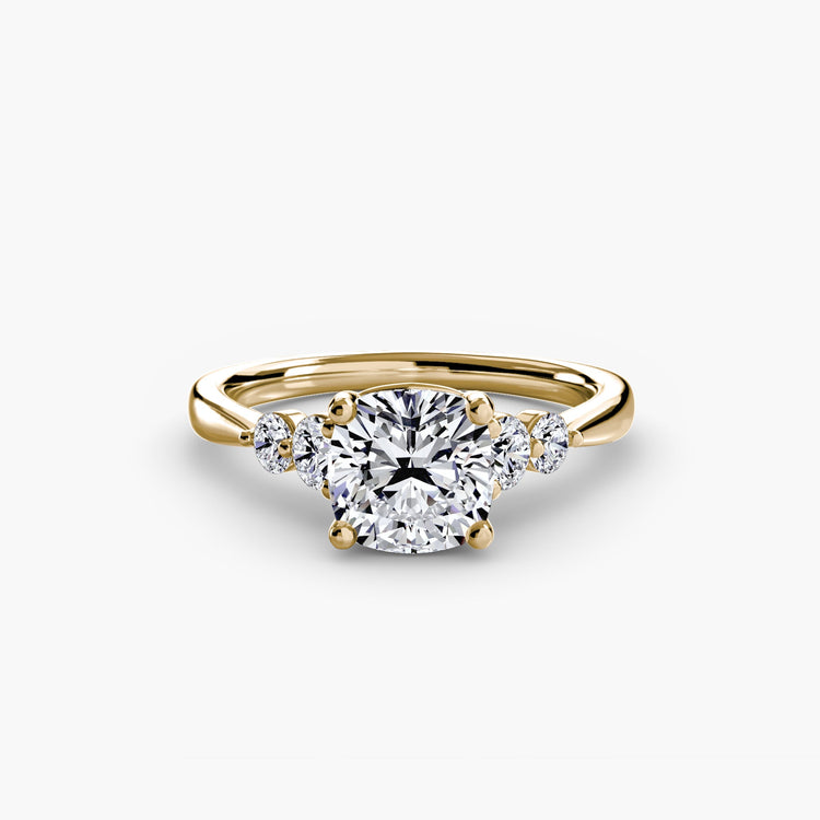 Taille Brillant Pierre Précieuse bague en Gold – vue d'angle