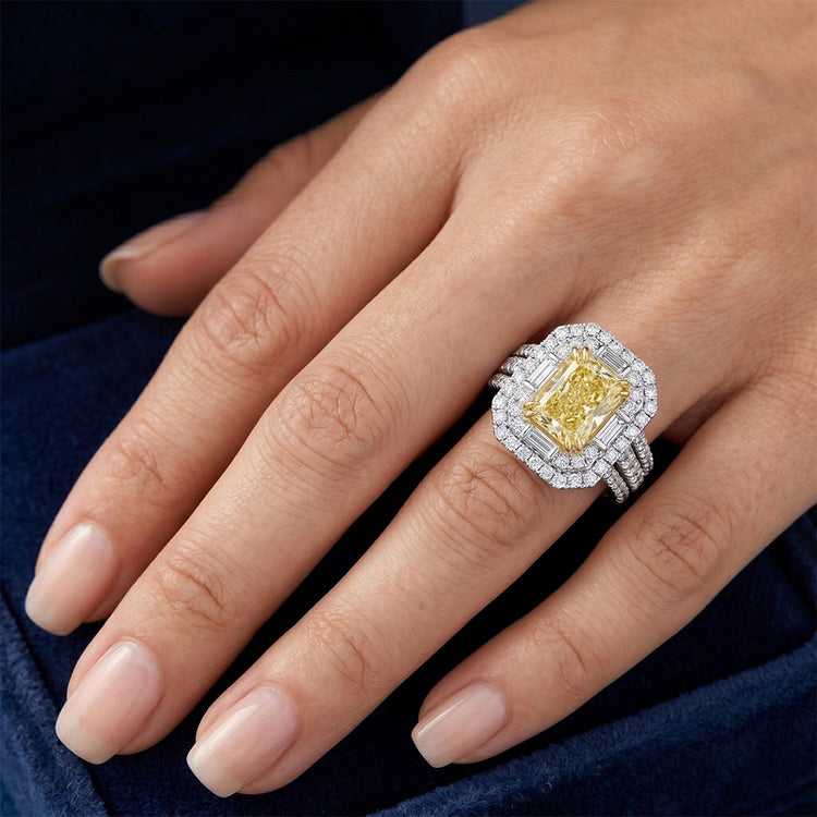 Radiant Diamant Jaune Fancy Bague Sertie Halo – 2,5 carats en Or