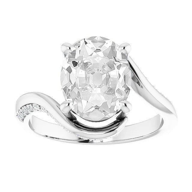 Réel Bague ovale en diamant taille mine ancienne sertie de griffes de style torsadé 8.25 carats