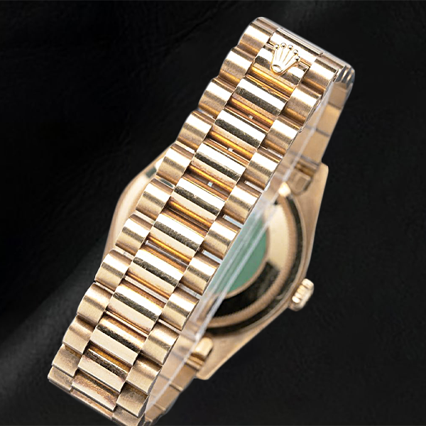 Rolex Yellow Gold avec Pierre Précieuse – vue de côté