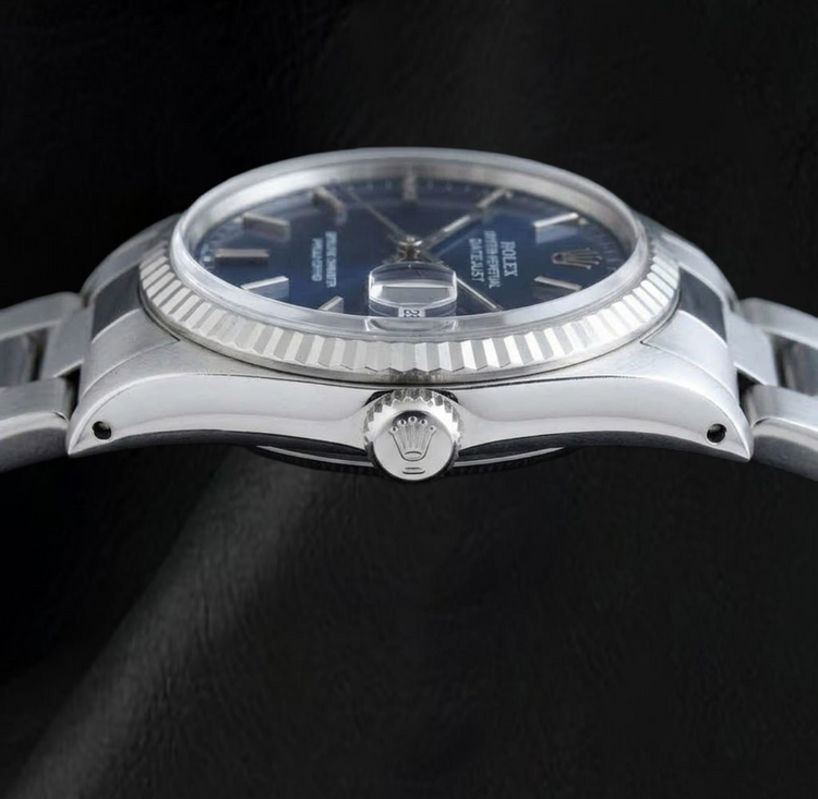 Montre Rolex Datejust 36 mm Lunette Cannelée Acier Inoxydable Cadran Bleu à Index Bâtons