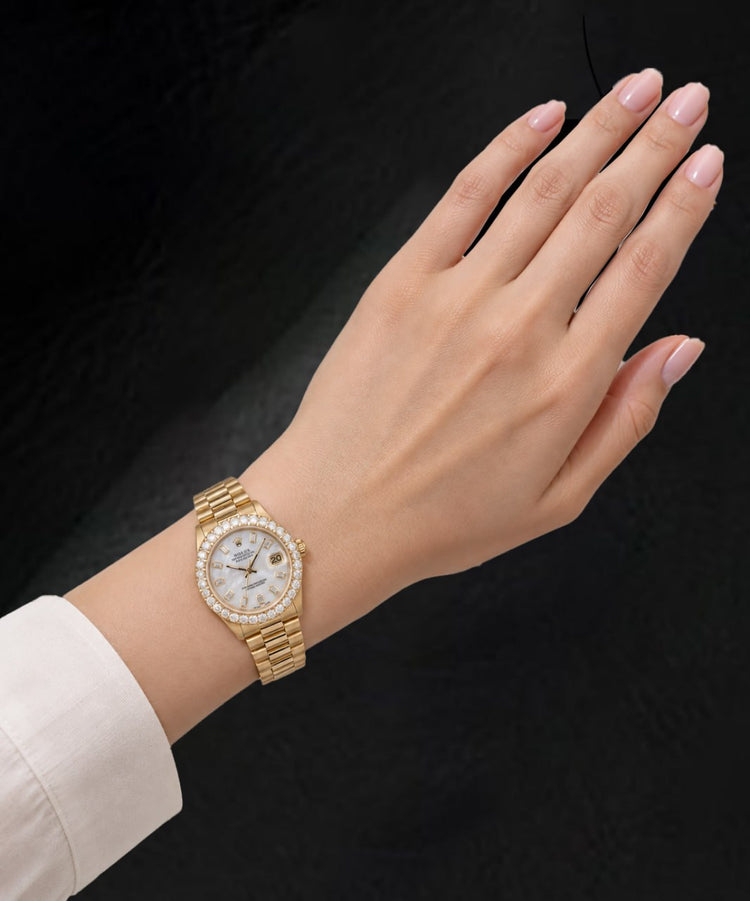Montre Rolex Datejust 6827 31 mm en Or Jaune Cadran Diamants Nacre Blanche