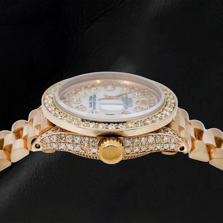 Montre Rolex Datejust 69178 26 mm Cadran Diamants Nacre Blanche avec Filet de Diamants Bracelet President en Or Jaune