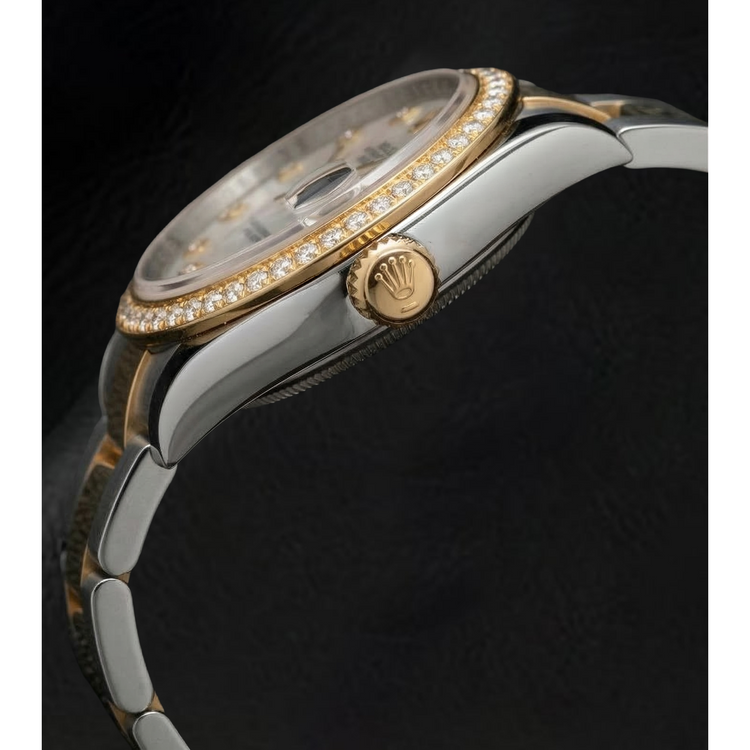 Élégant Perle de Culture Rolex 0,20 carats – vue de profil
