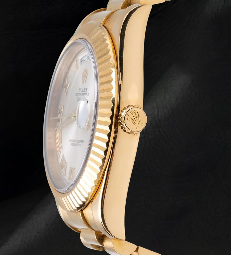Montre Rolex Day-Date II 41 mm 218238 Cadran argenté chiffres romains Bracelet President en Or Jaune