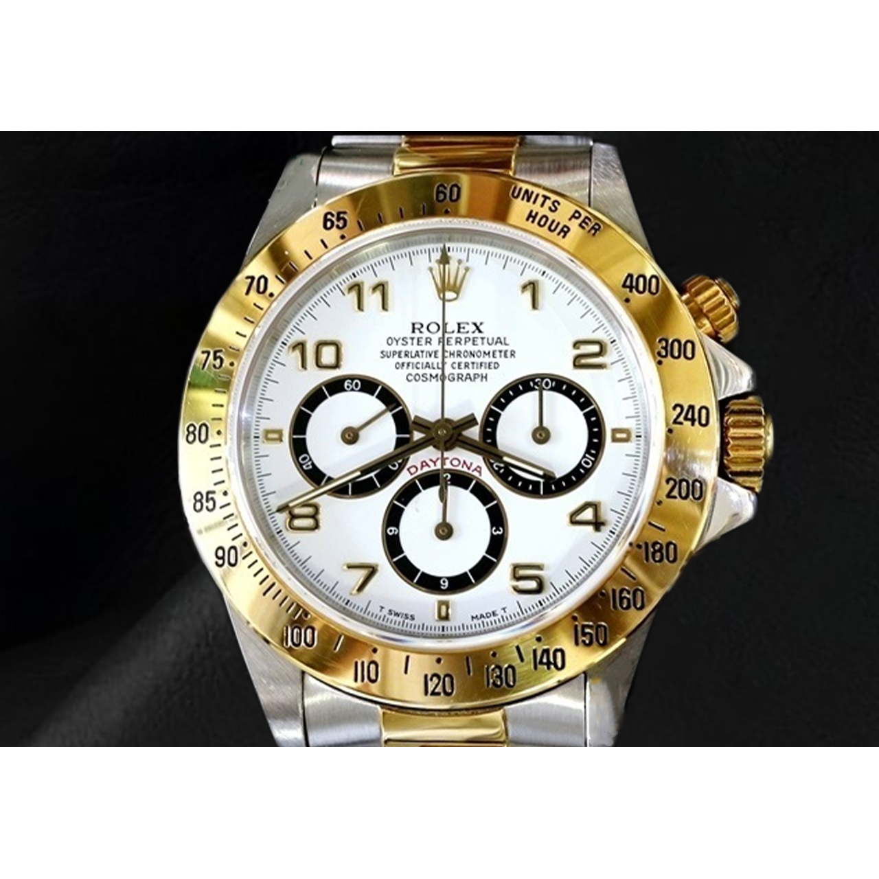 Montre Rolex Daytona Cosmograph Cadran à Chiffres Arabes en Acier Inoxydable et Or Jaune