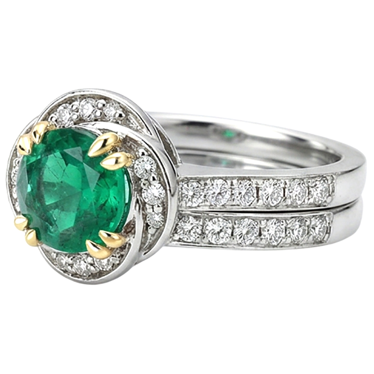 Fin Émeraude Fine Bague Pierre Précieuse 2,50 carats – vue d'angle