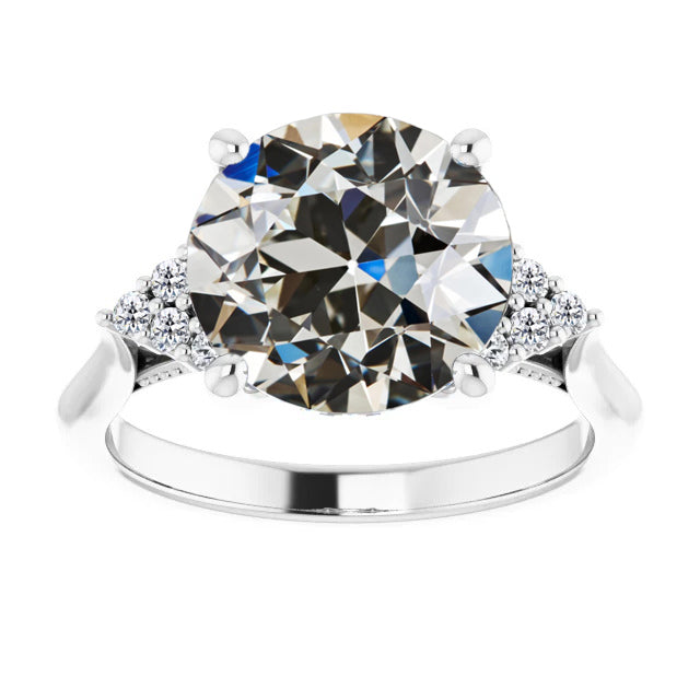 Signature Bague Solitaire avec Accents 4,50 carats – vue principale