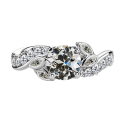 Brillant Brillant Solitaire avec Pierres Latérales 2 carats