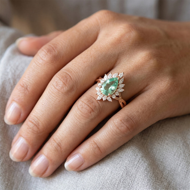 Saphir Bleu VVS Bague de Fiançailles Halo 3,5 carats en Or Rose