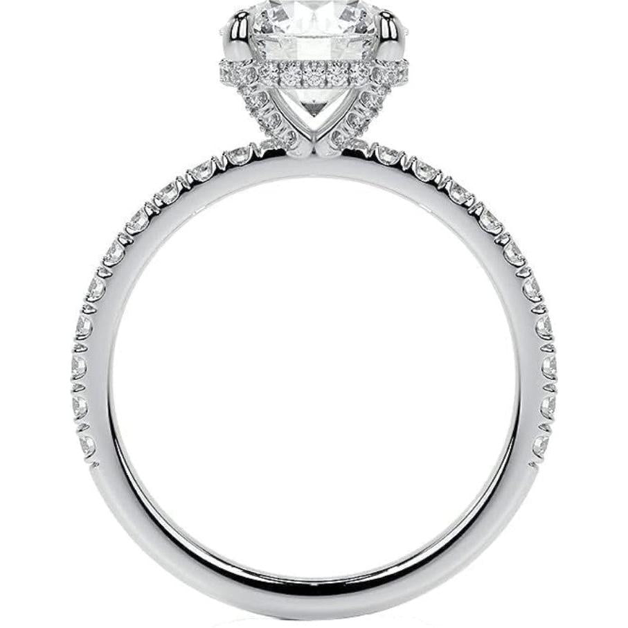 Brillant Coussin Antique Solitaire avec Pierres Latérales en Or Blanc 14 Carats – vue de face