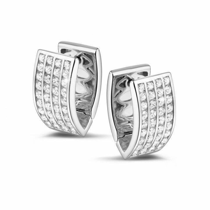 Superbes Boucles D'oreilles En Or Blanc Avec Véritable Diamants De 4,30 Carats