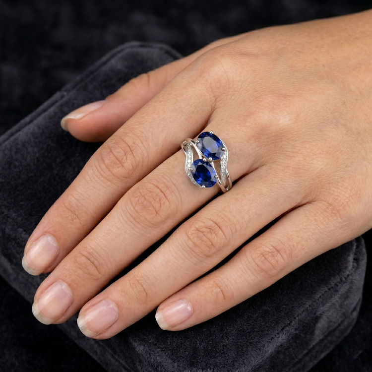 Toi et Moi Bague en diamant ovale de style ancien avec saphir du Sri Lanka 4.50 ct