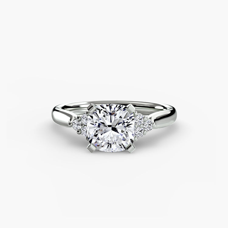 Taille Ronde Pierre Précieuse bague en Gold – vue d'angle