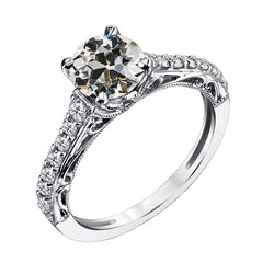 Confectionné main Diamant Solitaire avec Pierres Latérales 2