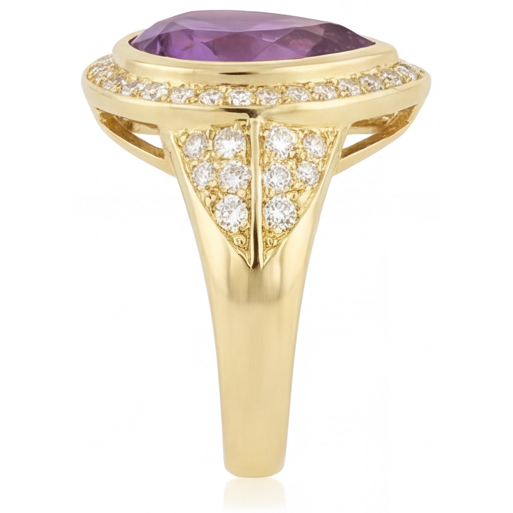 Améthyste Pourpre Bague avec Gemme 6,50-carats Or Jaune 14 Carats – vue d'angle