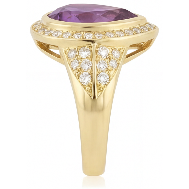 Améthyste Pourpre Bague avec Gemme 6,50-carats Or Jaune 14 Carats – vue d'angle