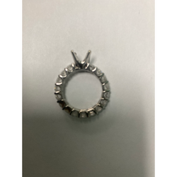Collier tennis en diamants à 3 griffes avec diamants ronds