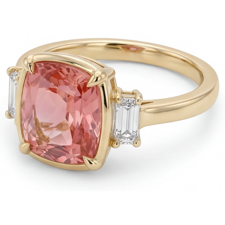 Bague trois pierres saphir Padparadscha véritable taille coussin 3,4 carats et diamants baguette blancs en Or Jaune 14 carats